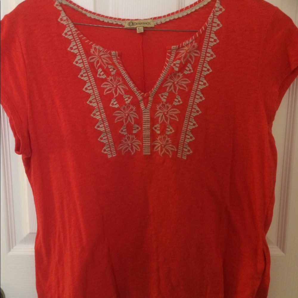 🌷5 for $25 V Neck Short Sleeve Top